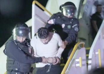 Revelan las primeras imágenes de la llegada de 238 pandilleros del Tren de Aragua a El Salvador