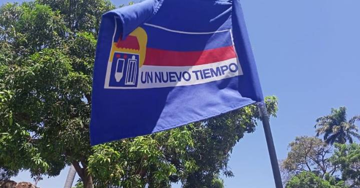 Un Nuevo Tiempo exige revisar caso por caso las deportaciones de venezolanos a El Salvador