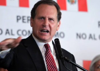 Muere Lincoln Díaz-Balart, apasionado defensor de los valores democráticos de EEUU y de la libertad para Cuba