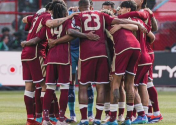 Ecuador y Venezuela se cruzan en rachas opuestas, con la Vinotinto en zona de tensión