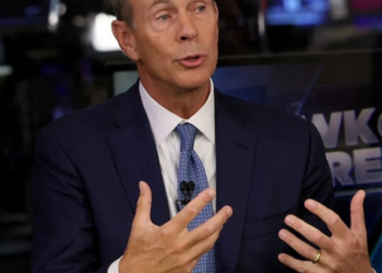 CEO de Chevron cuestionó a Trump por revocación de licencias en Venezuela