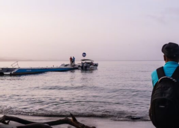 El País de España: Un muerto y 16 venezolanos desaparecidos tras el naufragio de un barco que se dirigía a Curazao