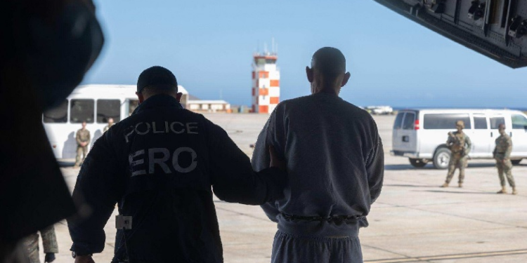 EEUU y el régimen de Maduro acuerdan reanudar vuelos de repatriación de migrantes