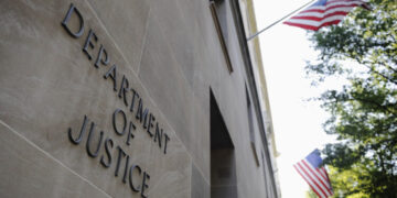 Dos venezolanos con TPS fueron acusados de defraudar al programa de ayuda por covid-19 en Miami