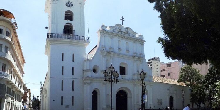 Arquidiócesis de Caracas dice que «sigue resonando» la voz del papa en favor de migrantes