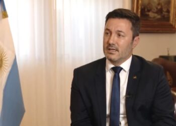 Ministro de Defensa de Argentina reclama liberación del gendarme Nahuel Gallo