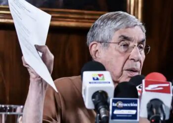 EEUU revoca la visa al Premio Nobel de la Paz Oscar Arias