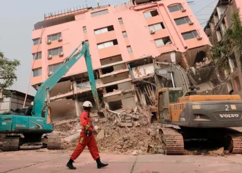 Suben a 3.354 las muertes por el terremoto en Birmania