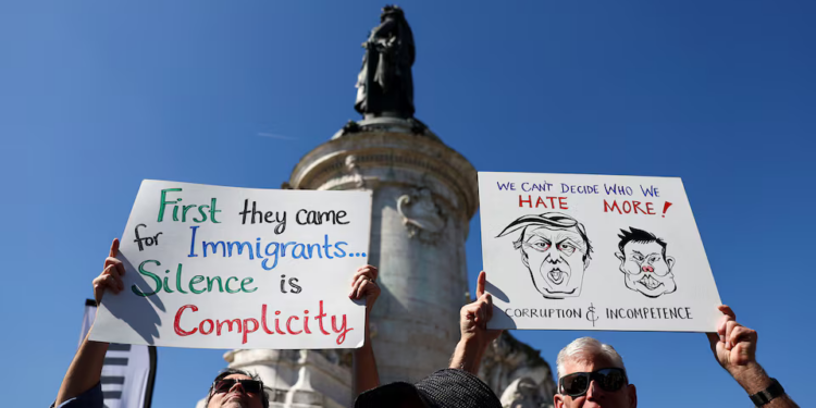 Cientos de manifestantes salen a las calles en distintas ciudades de Europa contra medidas económicas de Trump