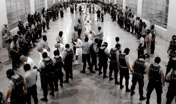 Gobierno de Trump impugna orden judicial que exige el regreso de salvadoreño deportado por «error»