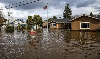 Al menos 16 muertos por inundaciones y tornados al sur y medio oeste de EEUU