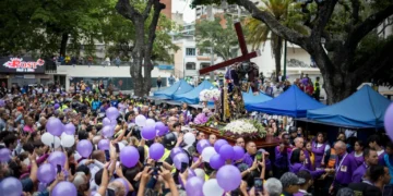 Cientos de fieles acompañaron el cierre de la peregrinación del Nazareno en Caracas