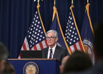 Reserva Federal de EEUU celebra reunión urgente a puerta cerrada mientras Trump insiste en recortar las tasas