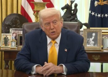 Trump amenaza a China con un arancel adicional del 50% por represalias de Pekín