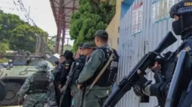 Células del Tren de Aragua que operan en otros países reciben órdenes y envían dinero a Venezuela, revela informe de Transparencia en el exilio