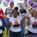 Familias de presos políticos oraron frente al Helicoide para pedir su liberación