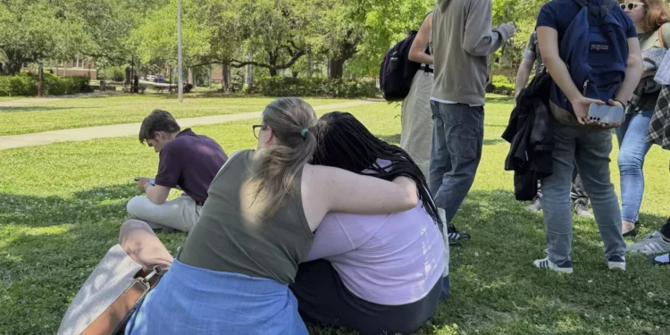 Detienen a  un sospechoso tras tiroteo en Universidad Estatal de Florida