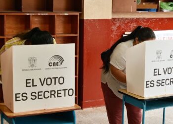 Régimen de Maduro rechaza acusaciones de Ecuador sobre actas electorales