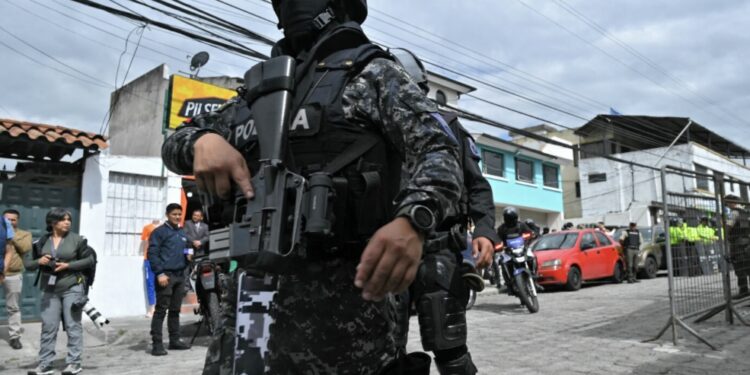 Ataque armado deja al menos 12 muertos en zona rural de Ecuador