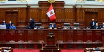 Congreso de Perú rechazó el pedido de autorización de la presidenta Boluarte para viajar al funeral del papa