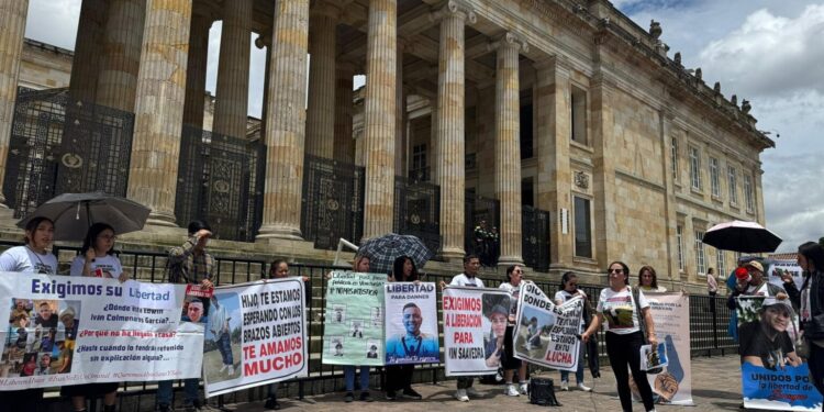 Familiares de colombianos detenidos en Venezuela piden a Petro acciones urgentes para garantizar su liberación