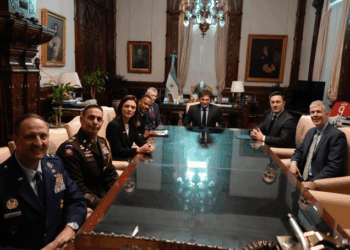 Jefe del Comando Sur de EEUU se reúne con Javier Milei en Argentina