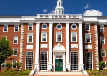 Harvard cede ante presiones de Trump y cambia el nombre de su departamento de diversidad