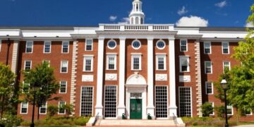 Harvard cede ante presiones de Trump y cambia el nombre de su departamento de diversidad