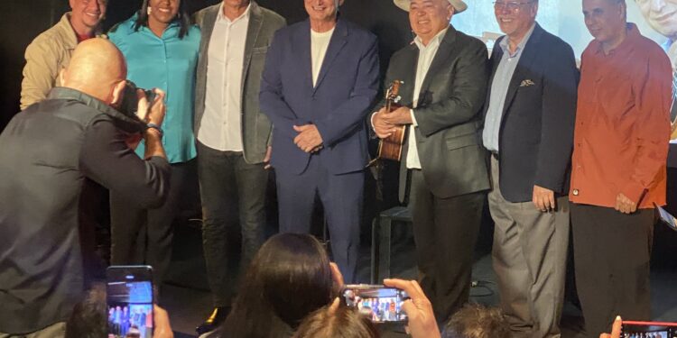 Lucio Herrera presenta su tema “Mi querida Venezuela”