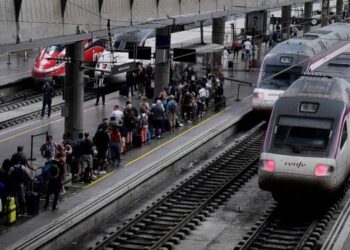 Servicio ferroviario español recobra la normalidad 46 horas después del apagón masivo