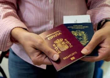 Venezolanos y argentinos entre los residentes en España con más estudios superiores