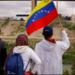 Jueza de EE.UU. bloquea revocación del ‘parole’ para migrantes de Cuba, Haití, Nicaragua y Venezuela