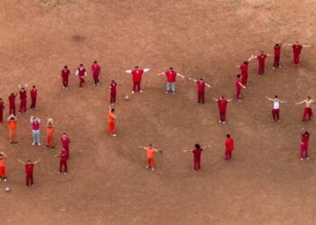 «SOS quiero irme a Venezuela»: Migrantes detenidos en Texas temen por ir a la CECOT de El Salvador