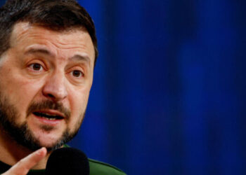 Zelenski dice está listo para negociaciones directas con Rusia después del alto el fuego