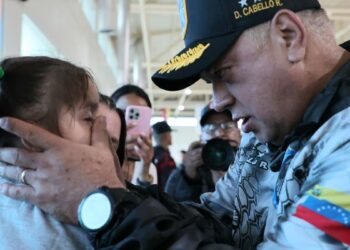 Cabello instó al gobierno de EEUU a devolver a los niños secuestrados con sus familias