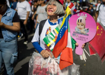Venezolanos celebraron el «rescate» de la niña separada de su madre migrante en EE.UU.