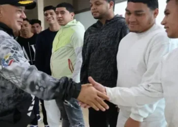 Cabello: De los 4 mil 127 migrantes venezolanos que han llegado sólo 38 estaban solicitados por la ley