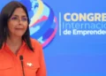 Los puertos venezolanos se mantienen activos pese a los retrasos globales, aseguró Delcy Rodríguez