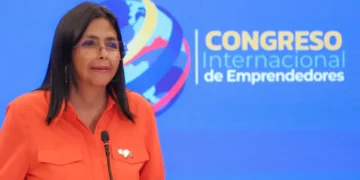 Los puertos venezolanos se mantienen activos pese a los retrasos globales, aseguró Delcy Rodríguez