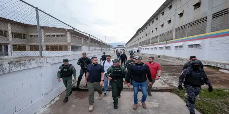 Gobierno avanza en una «exhaustiva intervención» en el Complejo Penitenciario de Tocuyito para «preservar la paz»