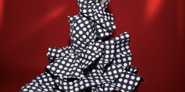 Pdta. de eVa’s Magazine, María Alejandra Cárdenas, celebra su cumpleaños con innovación y compromiso social