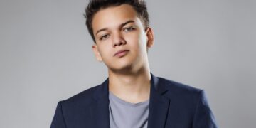 «El Influencer Oscar Andrés Hinojosa»: Estratega de marcas, educador digital y referente del marketing en América Latina