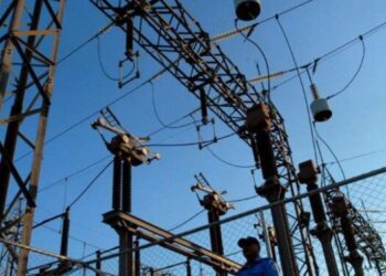 Régimen de Maduro extiende por dos semanas la reducción de la jornada laboral