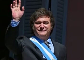 Argentina celebró la operación que logró que los asilados en su embajada fueran «extraídos exitosamente»