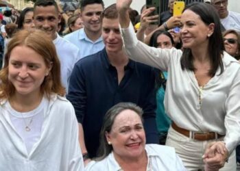 La madre de María Corina Machado también salió del país en una operación discreta