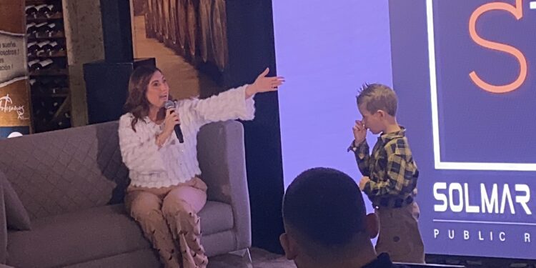 Aisha Stambouli presenta junto a su hijo Eithan Kauam su nuevo tema musical “Eres tú”