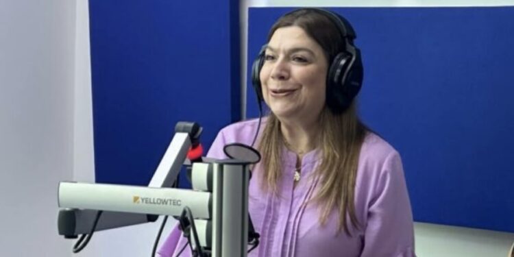 Indira Paris Bruni dice que trabajará en la creación de leyes que protejan a inversionistas, de ganar un escaño en la AN