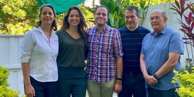 Comando ConVzla confirma que los cinco asilados en embajada de Argentina llegaron sanos y salvos a EEUU