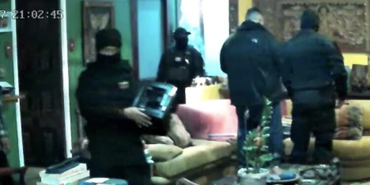 Magalli Meda denuncia que funcionarios del régimen allanan su hogar en Caracas