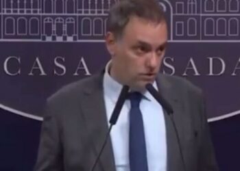 Gobierno argentino desmiente negociación para salida de asilados: «Fue una extracción»